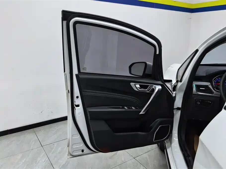 Vision X3 2017 1.5L manual premium model купить на сайте DeffCars
