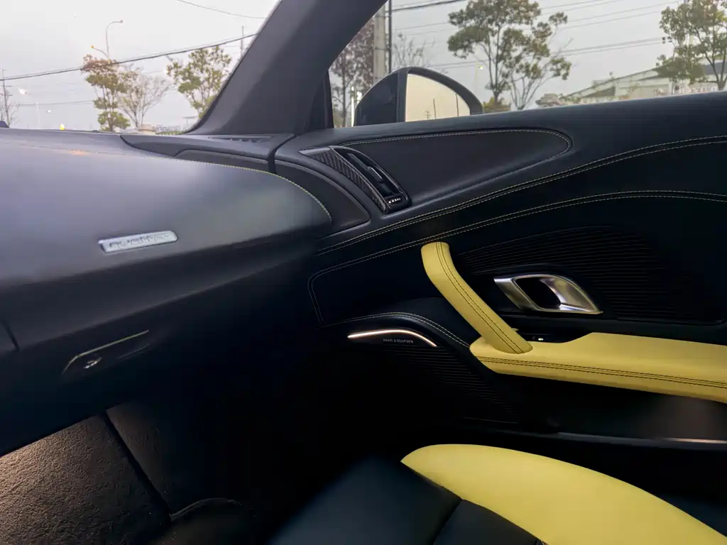 Audi R8 2017 V10 Spyder купить на сайте DeffCars