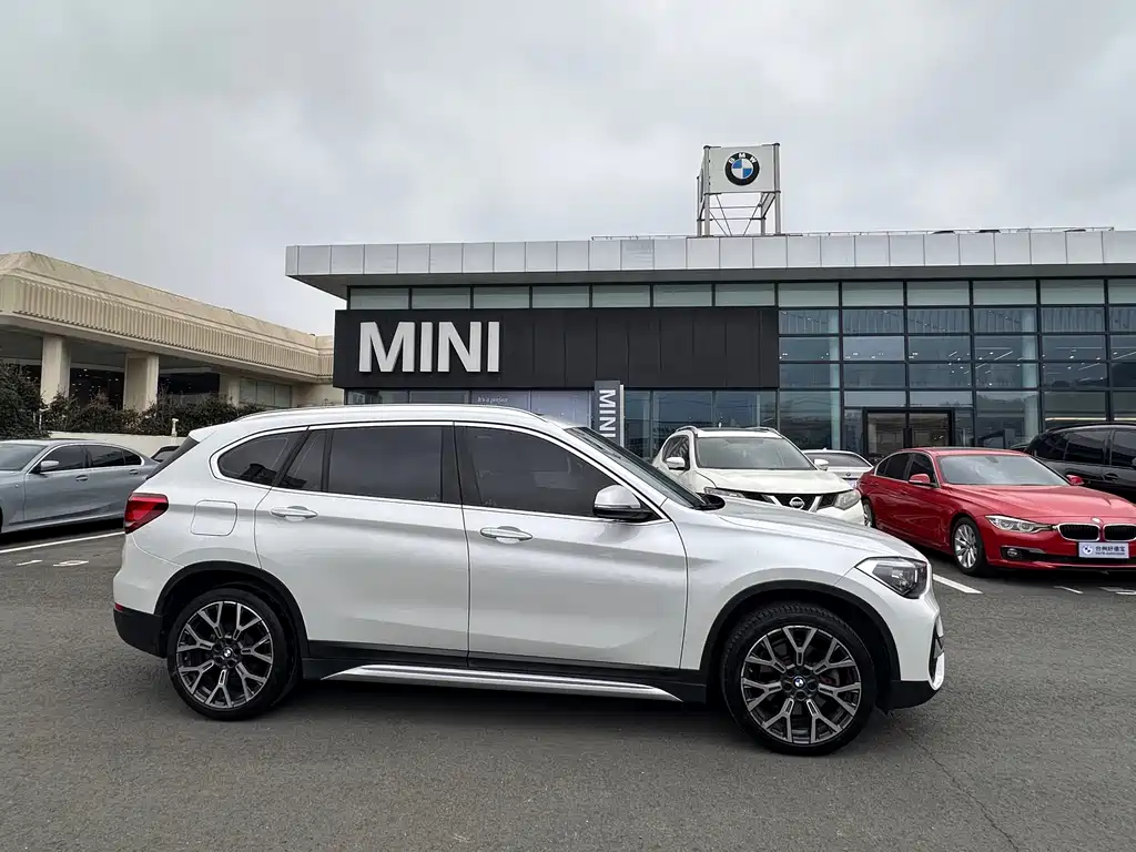 BMW X1 2021 xDrive25Li Exclusive Model купить на сайте DeffCars