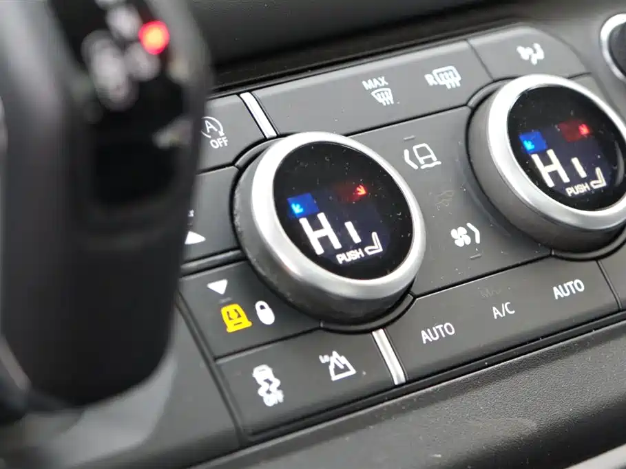 Land Rover Defender 2024 110 3.0T P400 Dark Special Edition купить на сайте DeffCars