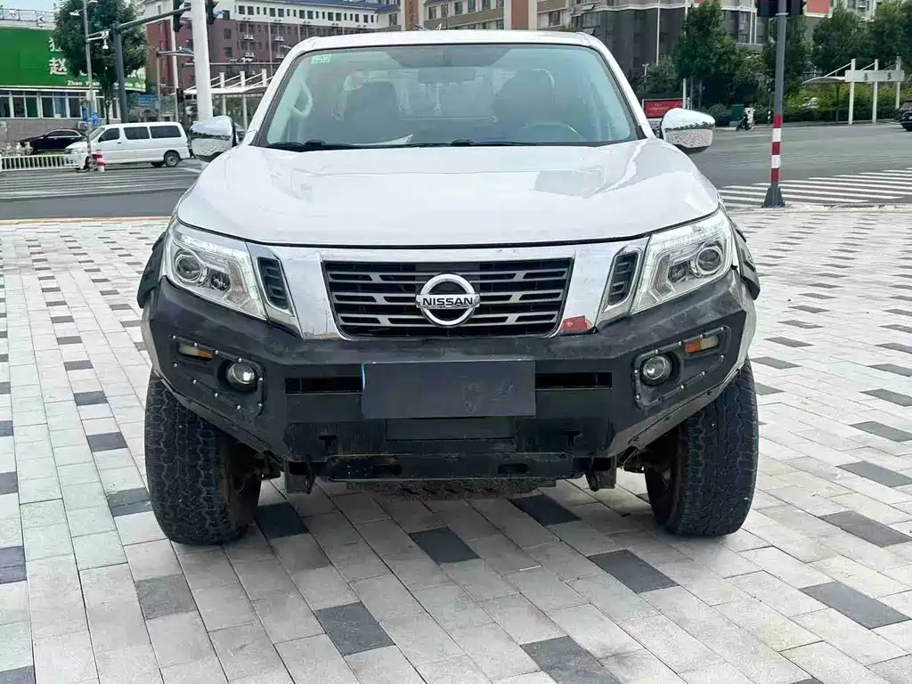 Navara 2017 2.5L automatic four-wheel drive luxury version QR25 купить на сайте DeffCars