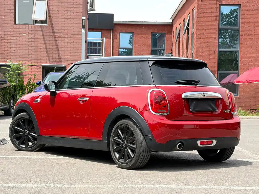 MINI 2018 1.5T COOPER Artist купить на сайте DeffCars