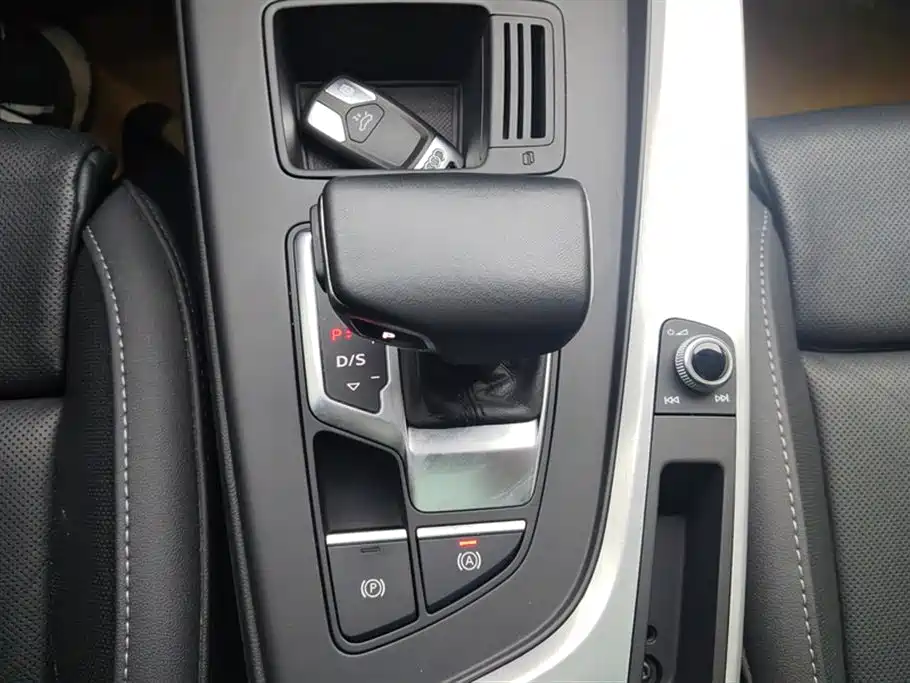 Audi A4L 2022 40 TFSI Fashionable and Dynamic купить на сайте DeffCars