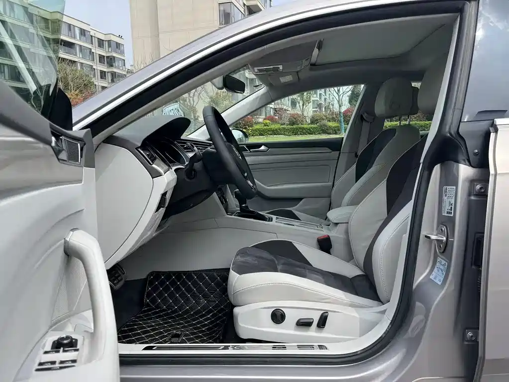 FAW-Volkswagen CC 2019 330TSI Huayan Edition National V купить на сайте DeffCars