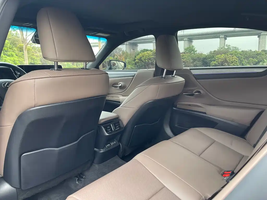 Lexus ES 2025 200 Premium Edition купить на сайте DeffCars
