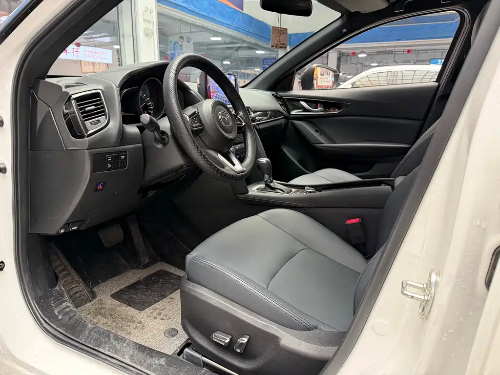 Mazda CX-4 2021 2.0L automatic two-wheel drive Blue Sky Exploration Edition купить на сайте DeffCars