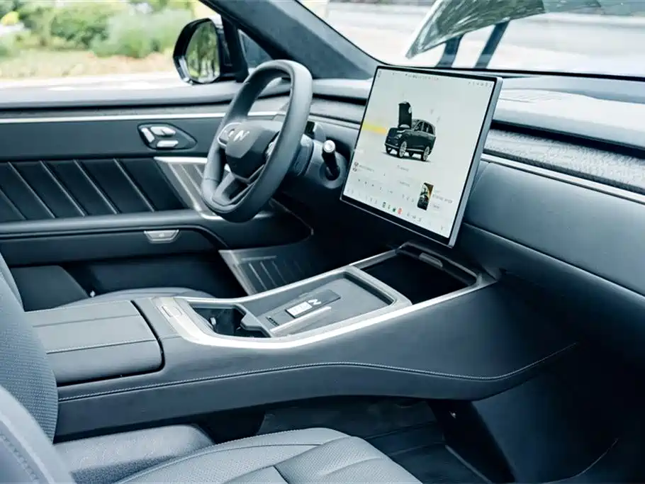 Ledo L90 2025 Ultra six-seater version купить на сайте DeffCars