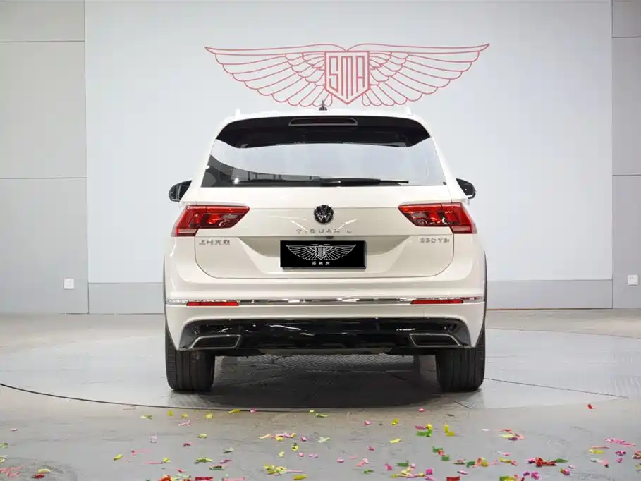 Tiguan L 2021 330TSI automatic two-wheel drive R-Line version купить на сайте DeffCars