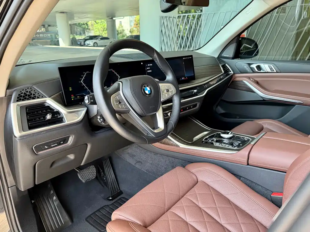 BMW X7 2023 xDrive40i Leading Luxury Package купить на сайте DeffCars