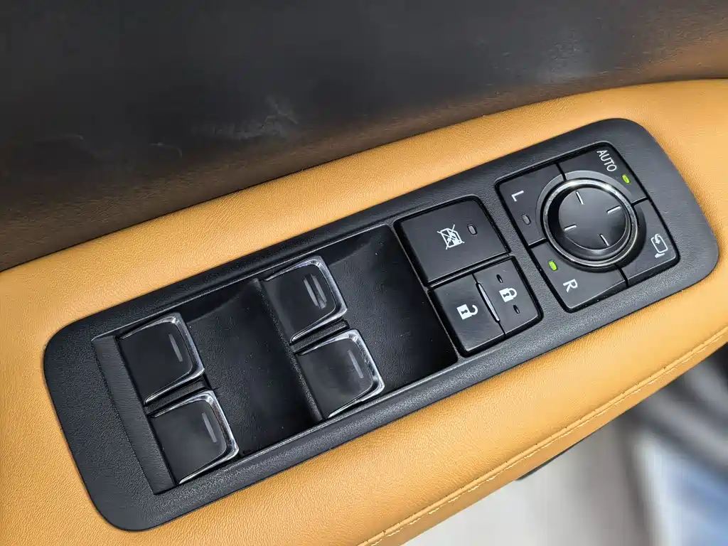 Lexus RX 2020 facelift 300 two-wheel drive elite version купить на сайте DeffCars