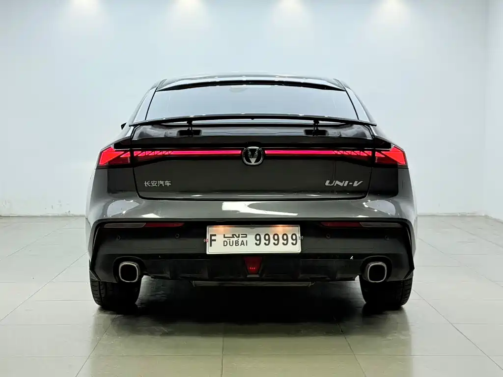 Changan UNI-V 2022 1.5T premium model купить на сайте DeffCars