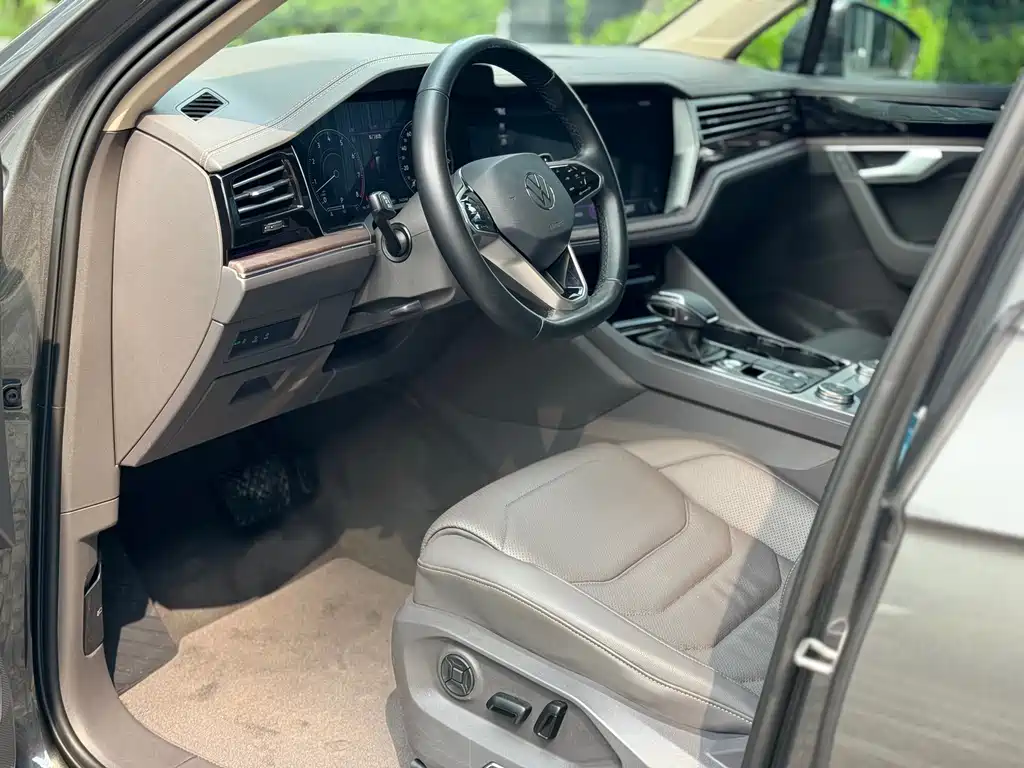 Touareg 2021 3.0TSI Ruixiang Edition Classic Sports Package купить на сайте DeffCars
