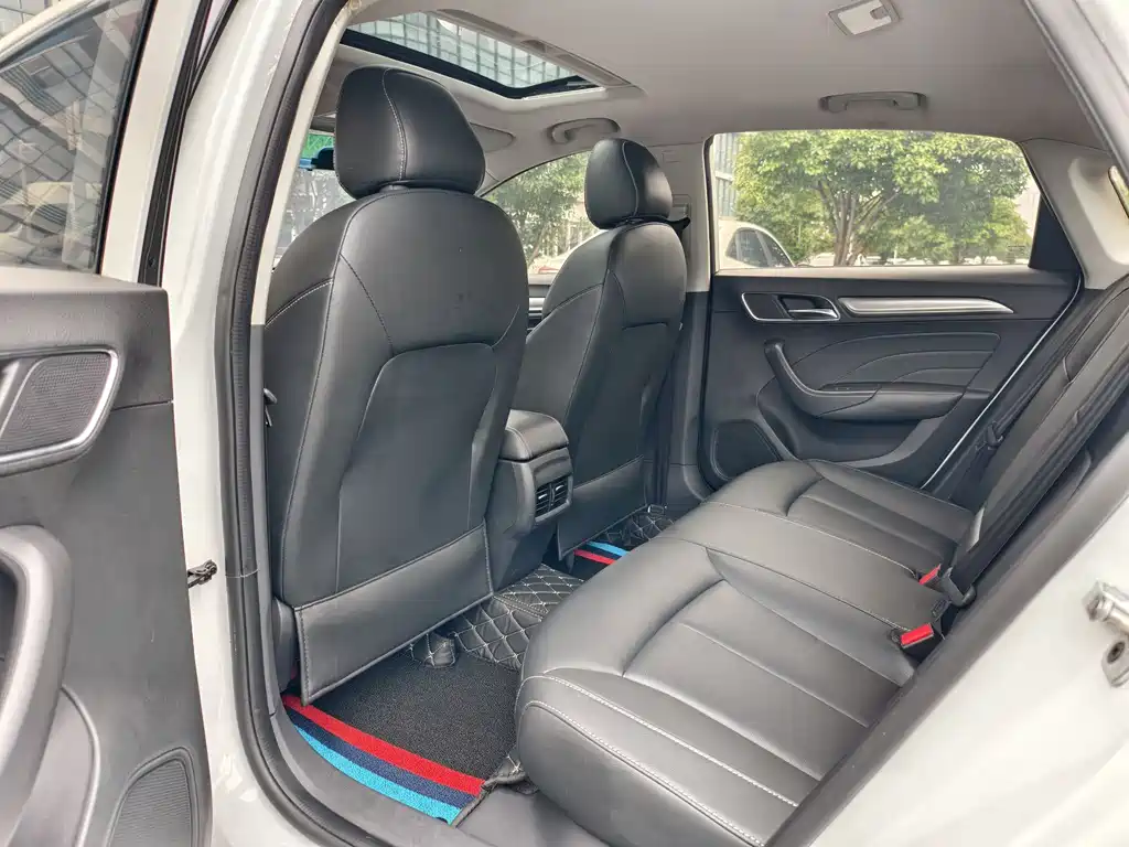 Roewe i6 Classic 2018 20T Automatic Internet Smart Edition купить на сайте DeffCars