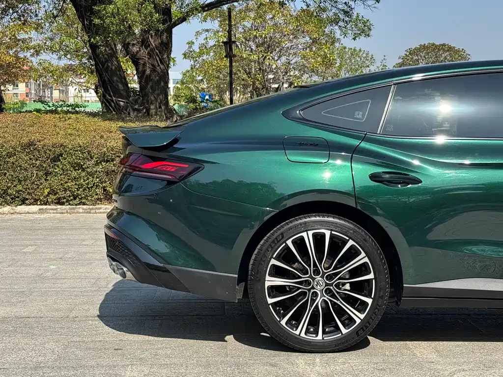 MG7 2023 2.0T Automatic Beauty Hunting Luxury Edition купить на сайте DeffCars