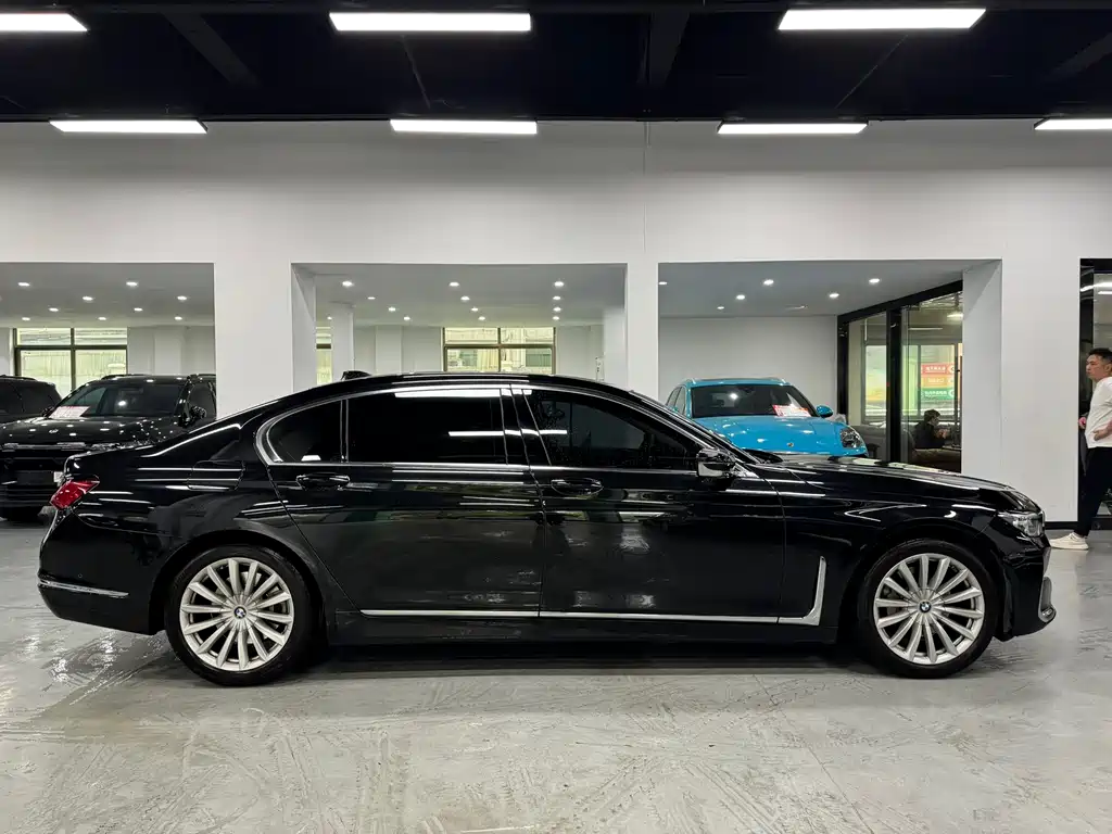 BMW 7 Series 2021 730Li Luxury Package купить на сайте DeffCars