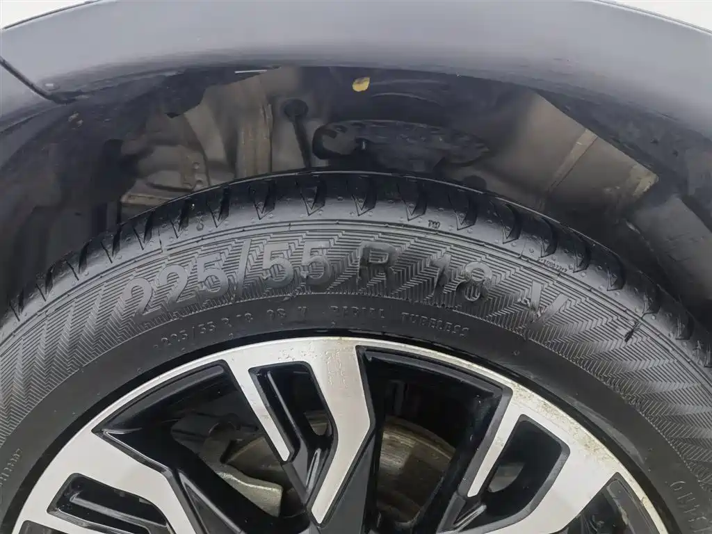 Outlander 2019 2.4L four-wheel drive exclusive version, 5 seats, National VI купить на сайте DeffCars