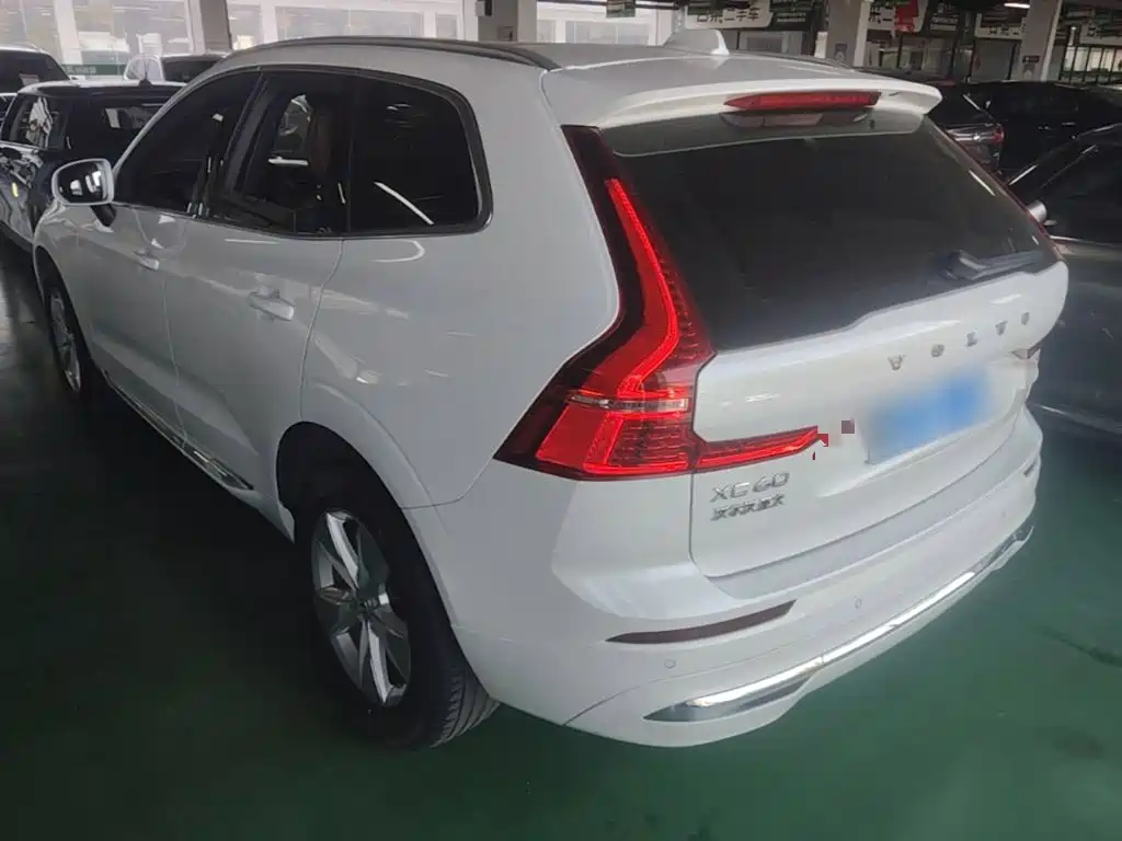 Volvo XC60 2022 B5 four-wheel drive Zhiyi Deluxe Edition купить на сайте DeffCars