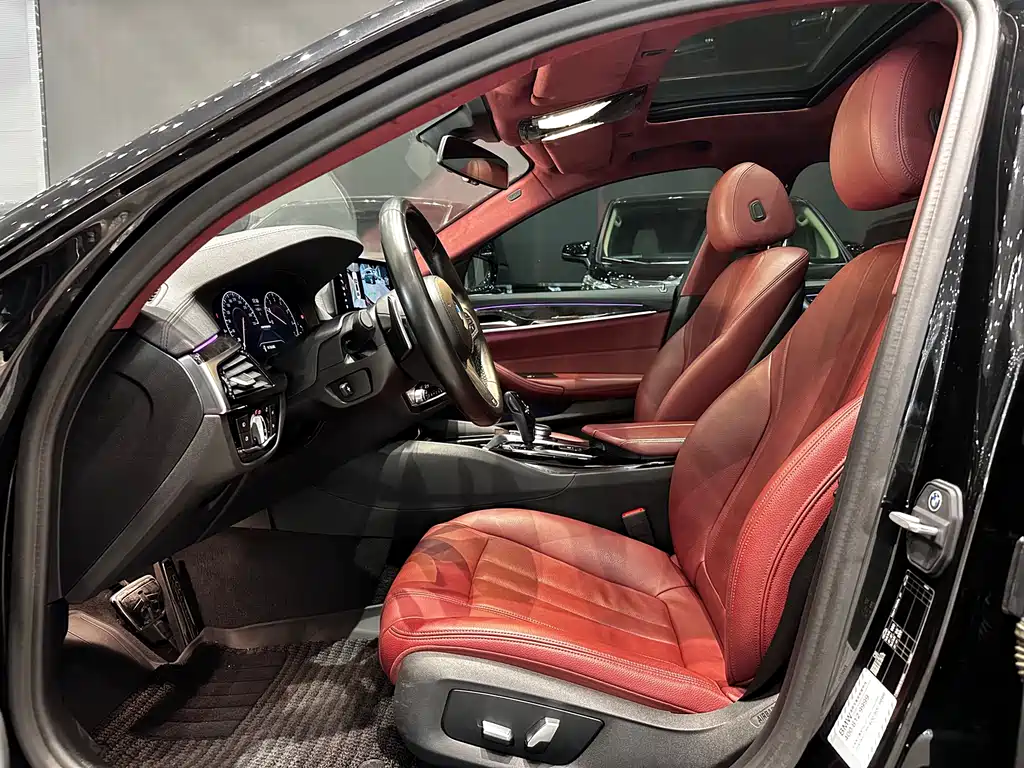 BMW 5 Series 2019 530Li Leading M Sports Package купить на сайте DeffCars