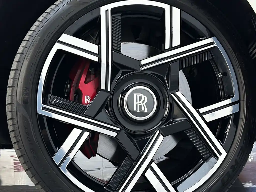 Cullinan 2024 Black Badge купить на сайте DeffCars