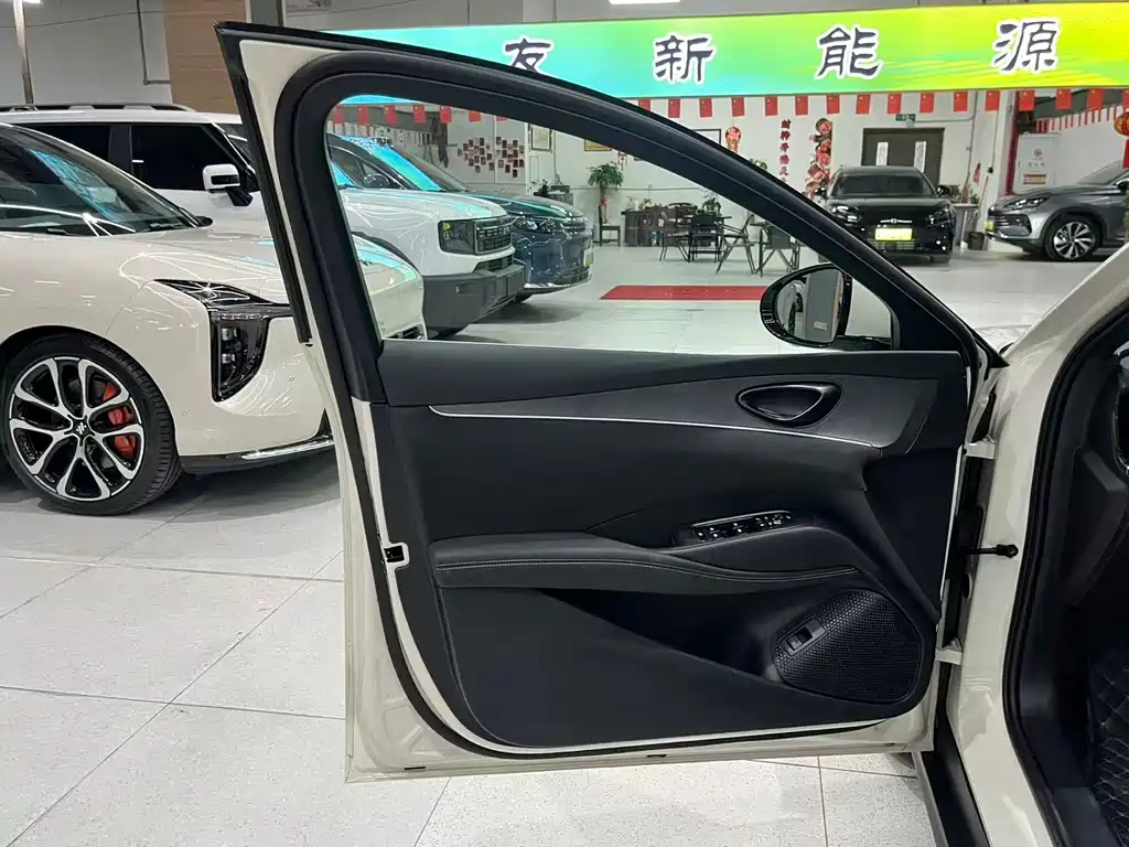 Seal 06 2025 DM-i Smart Driving Edition 120KM Exclusive Type купить на сайте DeffCars