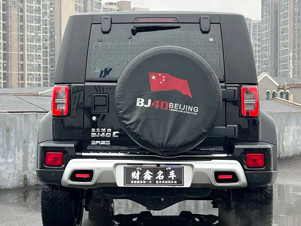 Beijing off-road BJ40 2023 2.0T automatic four-wheel drive city hunter version knight type купить на сайте DeffCars