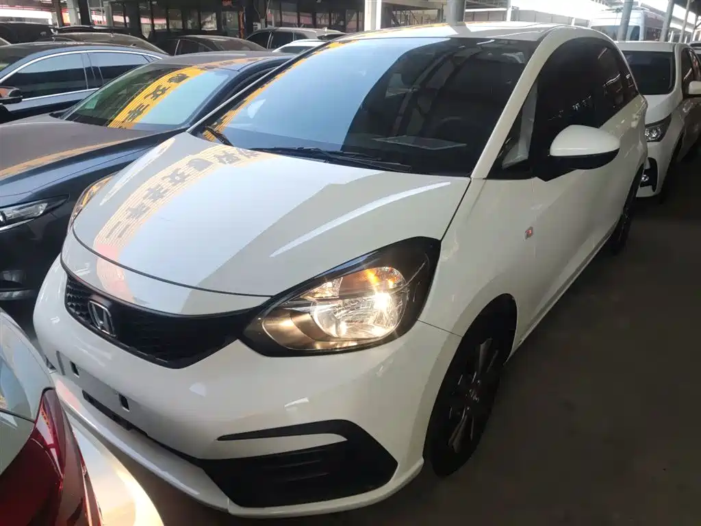 Fit 2022 1.5L CVT Trendy Sunroof Edition купить на сайте DeffCars