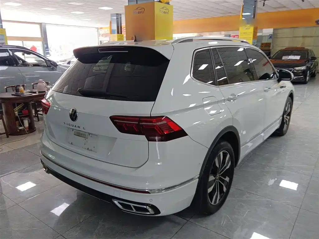 Tiguan L 2023 330TSI automatic two-wheel drive R-Line version купить на сайте DeffCars