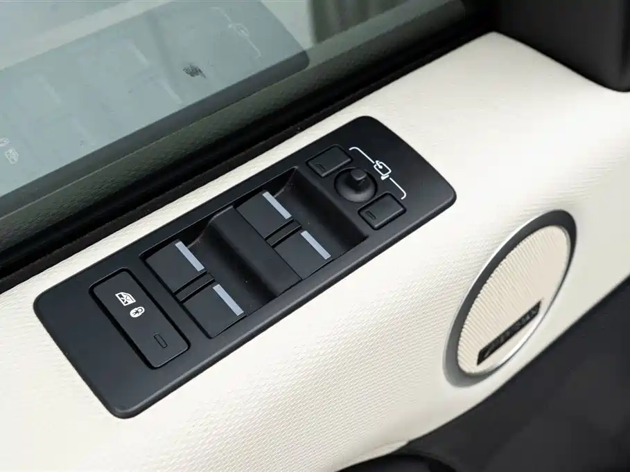 Discover the 2023 facelift 360PS R-Dynamic S купить на сайте DeffCars