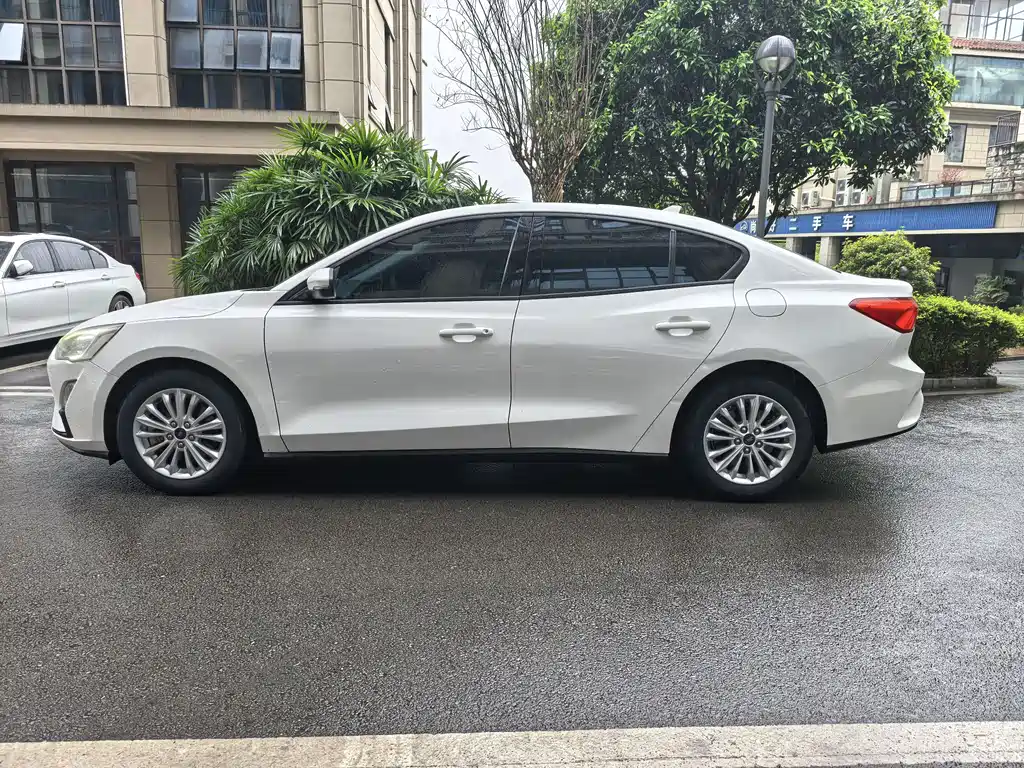 Focus 2019 Sedan EcoBoost 180 Automatic NeochaEDGE купить на сайте DeffCars