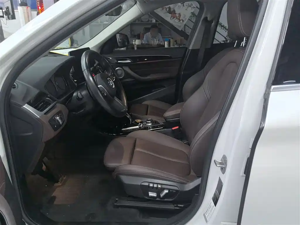BMW X1 2021 sDrive20Li Exclusive Model купить на сайте DeffCars