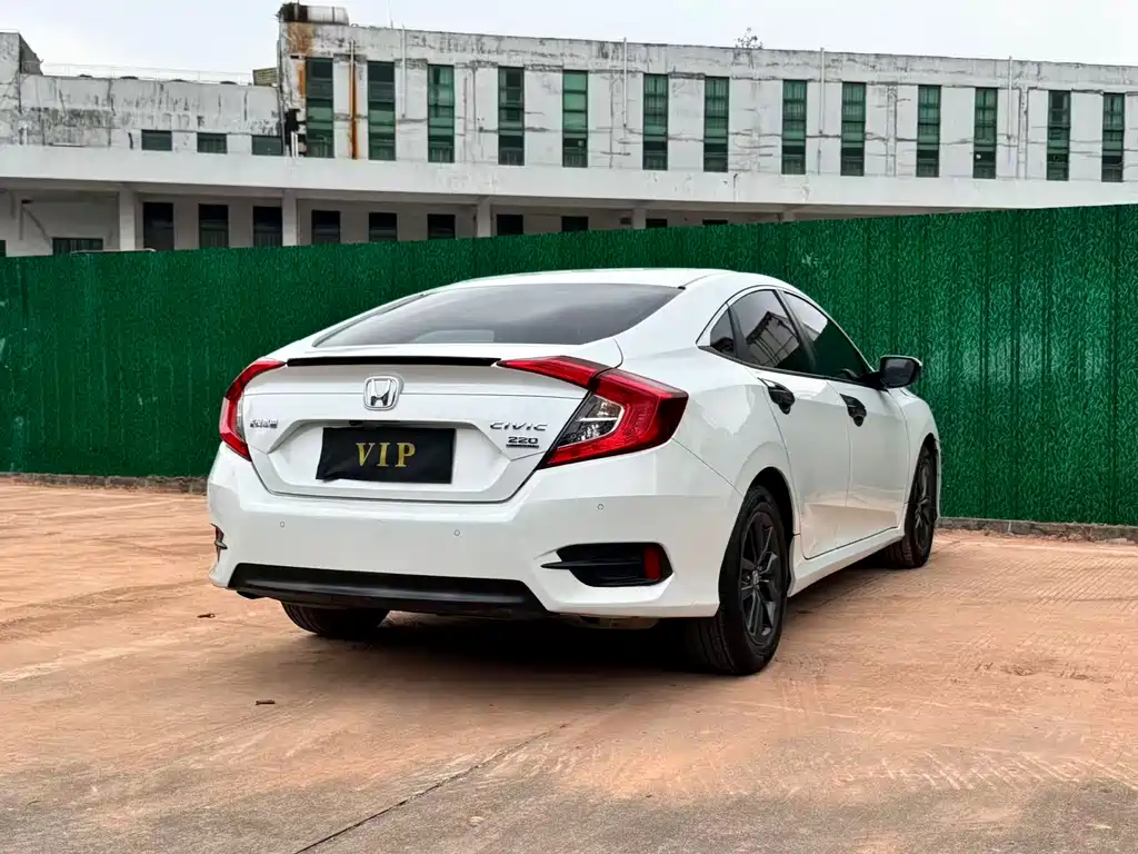 Civic 2019 220TURBO CVT Dynamic Edition National V купить на сайте DeffCars