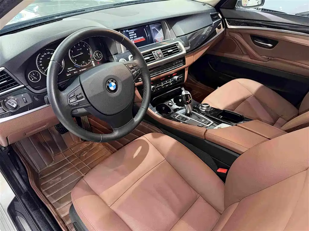 BMW 5 Series 2014 520Li Elegant купить на сайте DeffCars