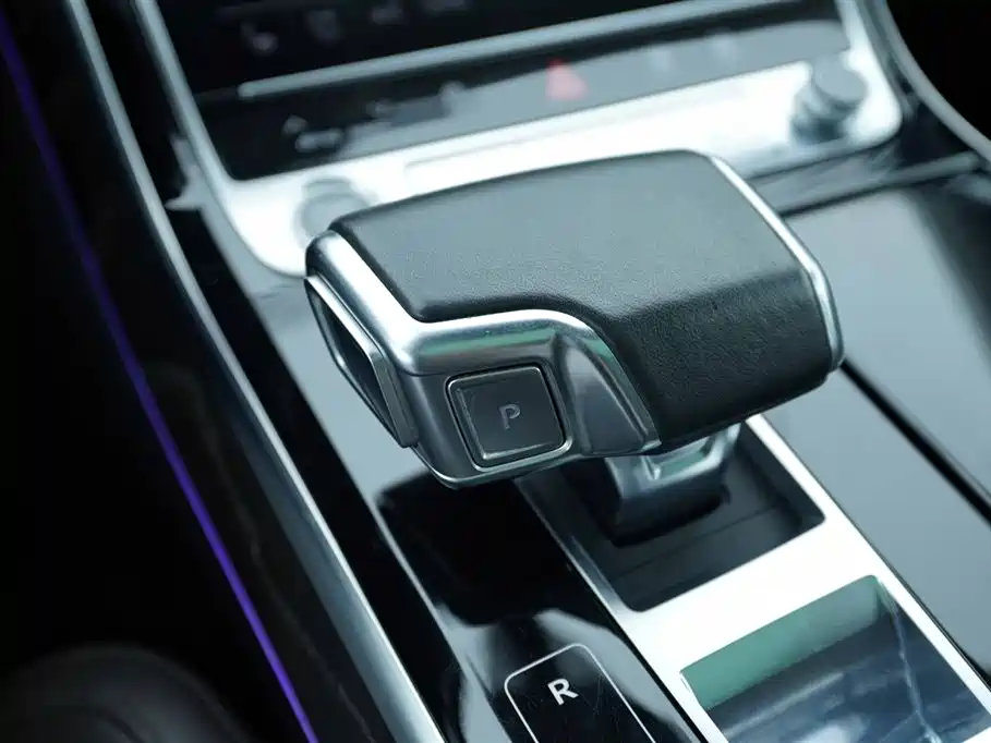 Audi A8 2022 A8L 50 TFSI quattro Comfort Collection Edition купить на сайте DeffCars
