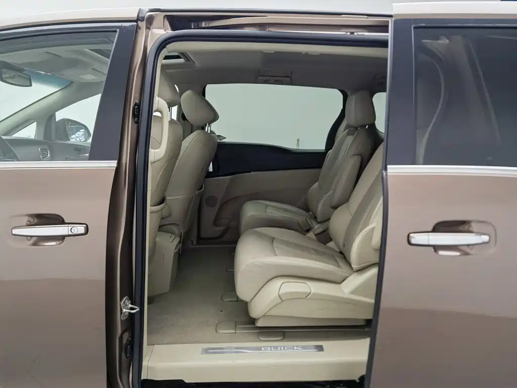 Buick GL8 2018 28T Premium Type National VI купить на сайте DeffCars