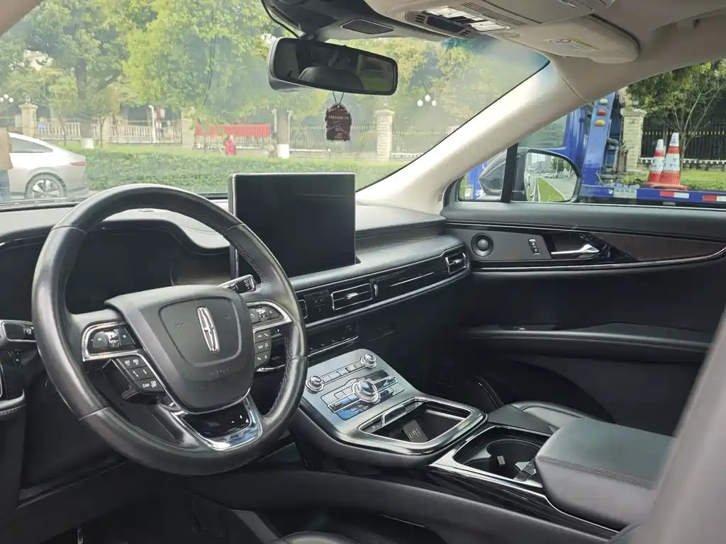 Voyager 2021 2.0T four-wheel drive elegant version купить на сайте DeffCars