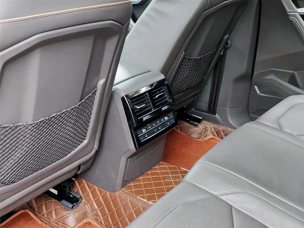 Touareg 2019 3.0TSI Ruizhi Edition National V купить на сайте DeffCars