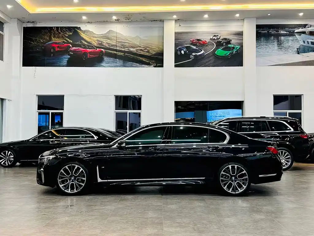 BMW 7 Series 2021 740Li Leading M Sports Package купить на сайте DeffCars