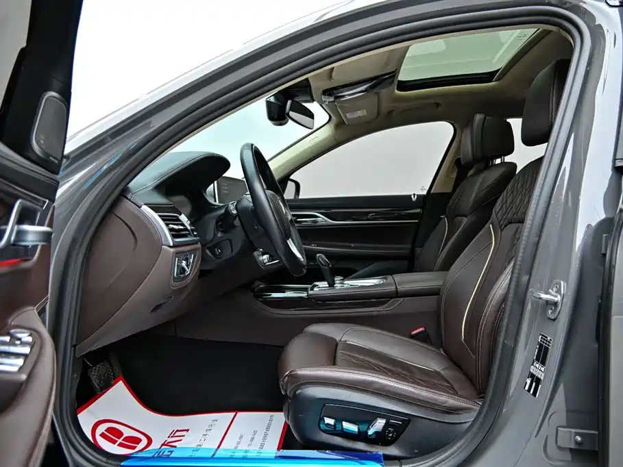 BMW 7 Series 2021 730Li Luxury Package купить на сайте DeffCars