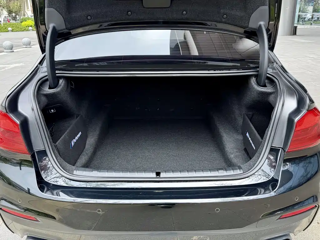 BMW 5 Series 2019 525Li M Sports Package купить на сайте DeffCars