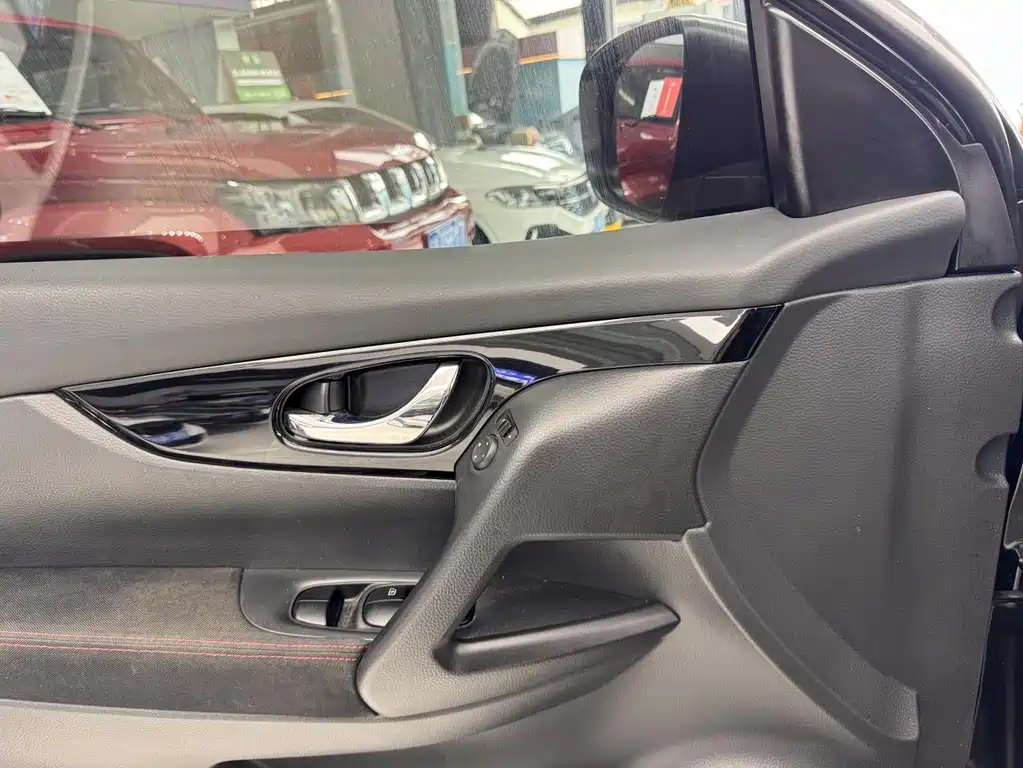 Qashqai 2017 2.0L CVT Elite Edition National V купить на сайте DeffCars