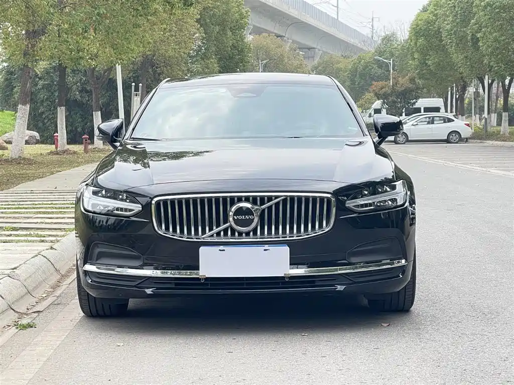 Volvo S90 2024 B5 Zhiyi Luxury Edition купить на сайте DeffCars