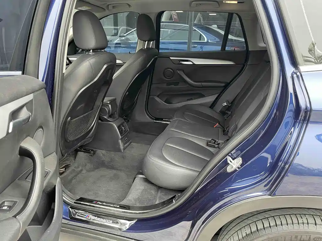 BMW X1 2019 sDrive20Li Leading Model купить на сайте DeffCars