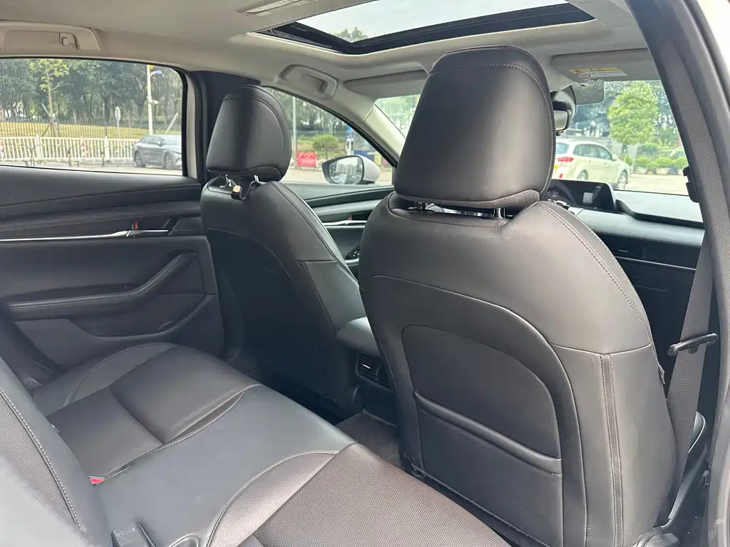 Mazda3 Angkesela 2022 2.0L Automatic Premium Edition купить на сайте DeffCars