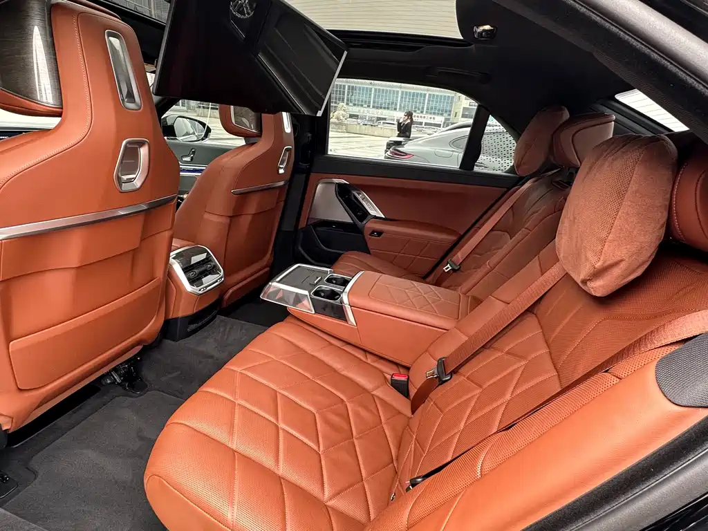 BMW 7 Series 2023 facelift 740Li exclusive M sports package купить на сайте DeffCars