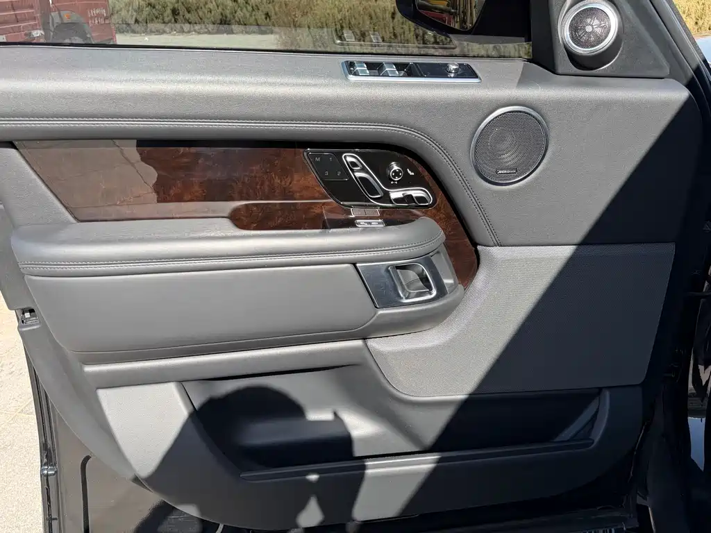 Range Rover 2020 3.0 L6 Legend Edition купить на сайте DeffCars