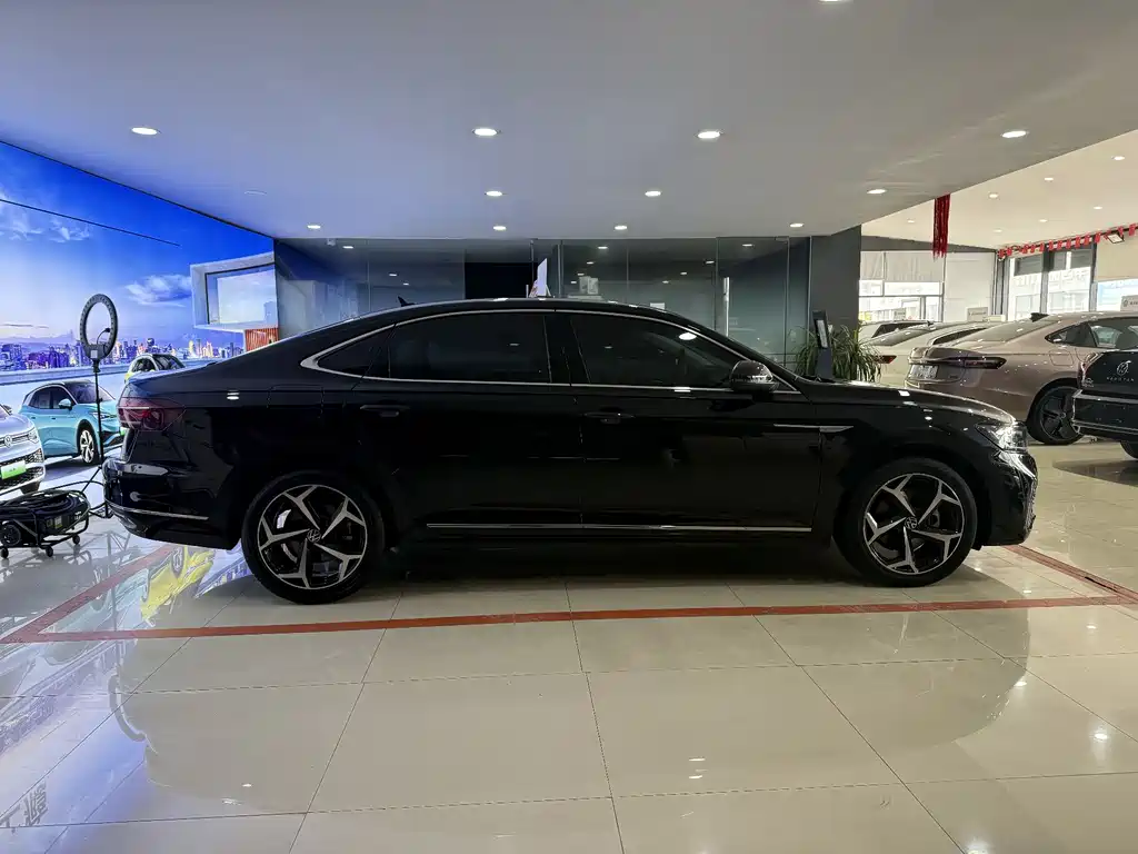 Passat 2023 330TSI Starry Sky Elite Edition купить на сайте DeffCars