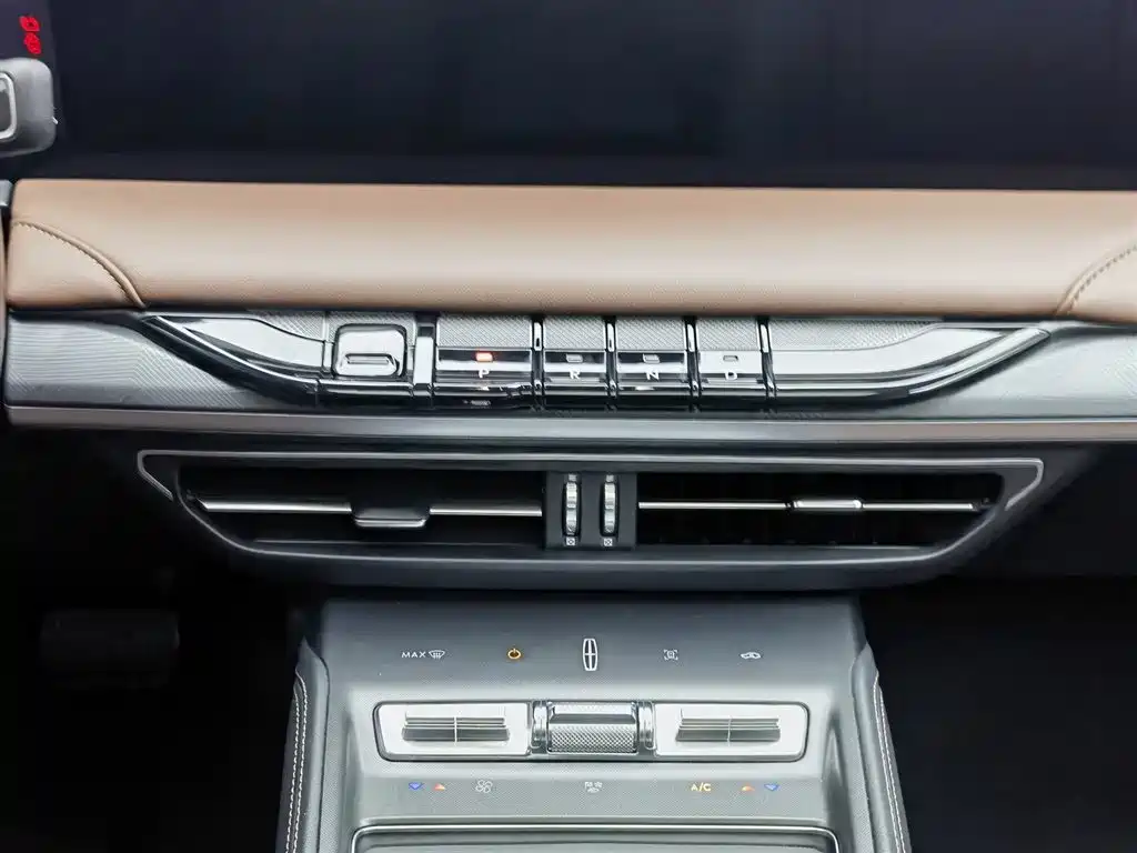 Lincoln Z 2024 2.0T two-wheel drive premium hybrid version купить на сайте DeffCars