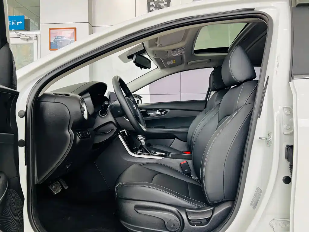 Kia K3 2020 1.5L CVT cutting-edge sunroof version купить на сайте DeffCars
