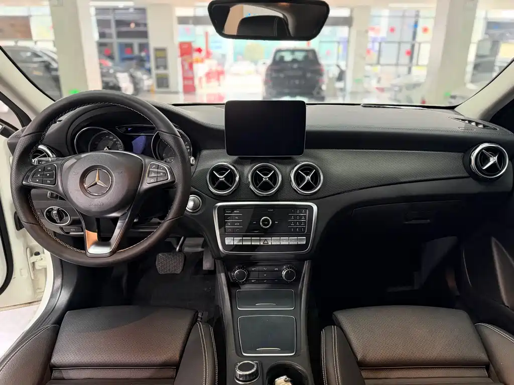 Mercedes-Benz GLA 2018 GLA 220 4MATIC sports model купить на сайте DeffCars