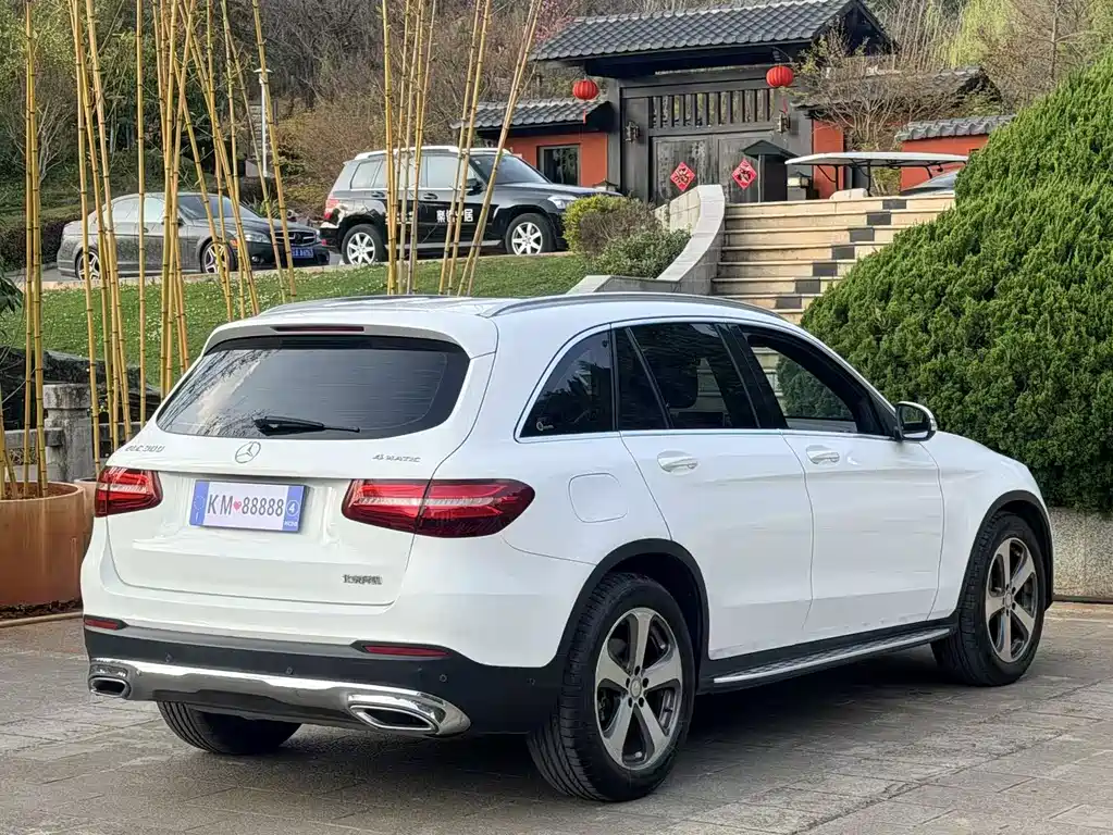Mercedes-Benz GLC 2016 GLC 300 4MATIC Dynamic купить на сайте DeffCars